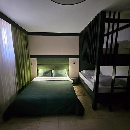 Hotel Kika Prishtine Bagian luar foto