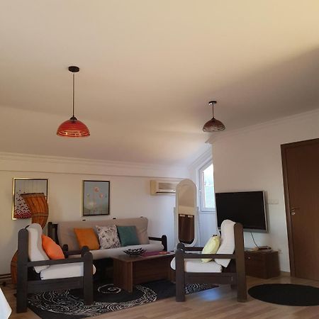 Hotel Kika Prishtine Bagian luar foto