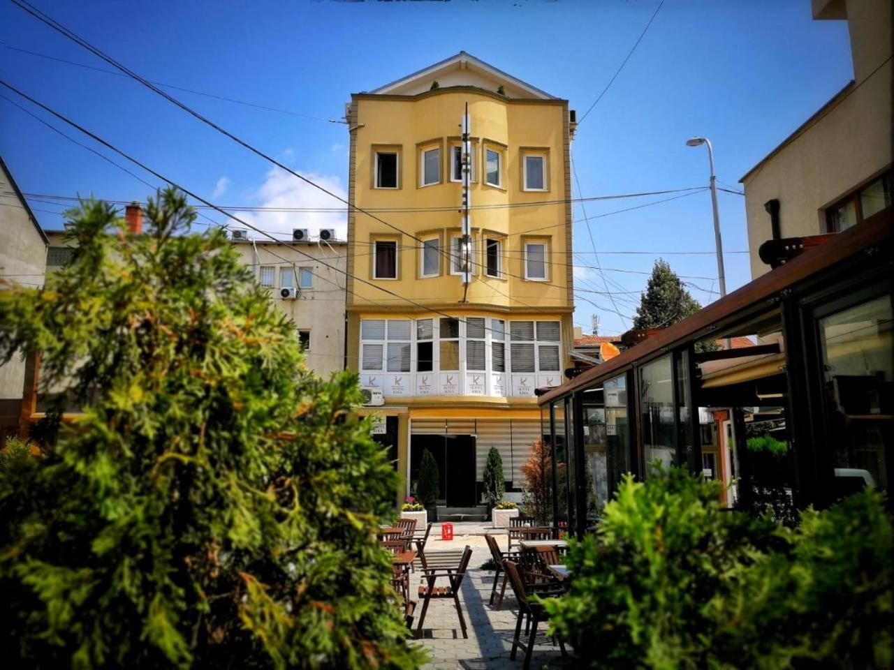 Hotel Kika Prishtine Bagian luar foto