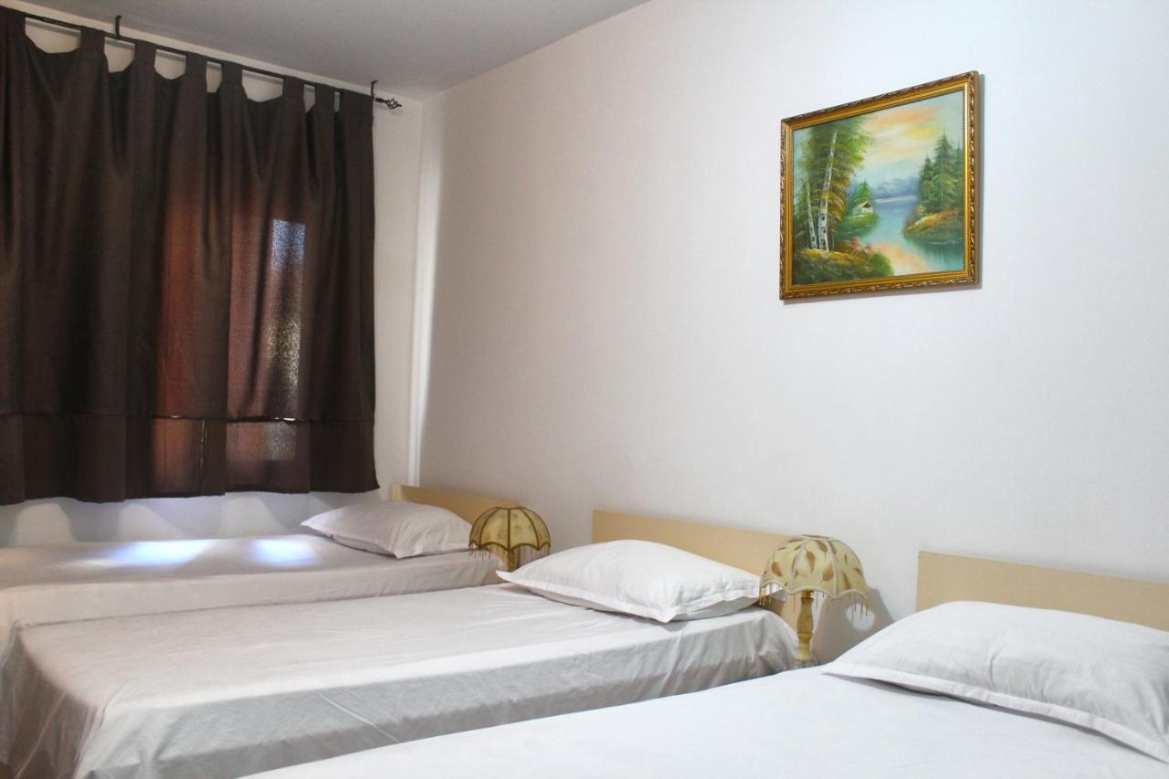 Hotel Kika Prishtine Bagian luar foto