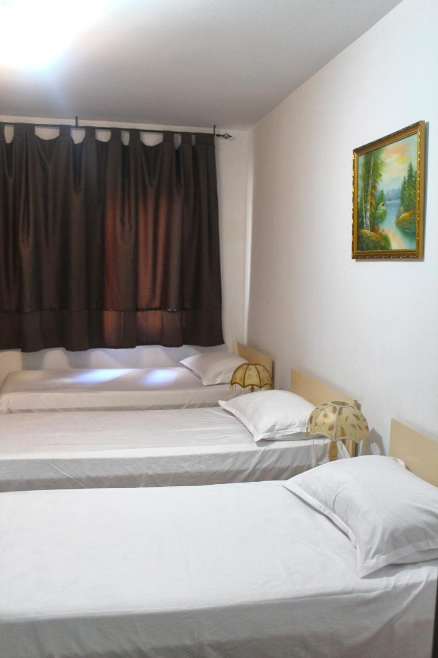 Hotel Kika Prishtine Bagian luar foto
