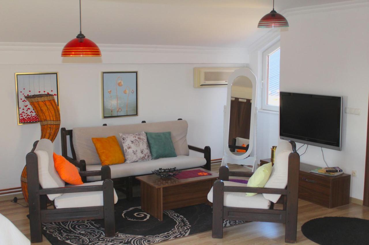 Hotel Kika Prishtine Bagian luar foto
