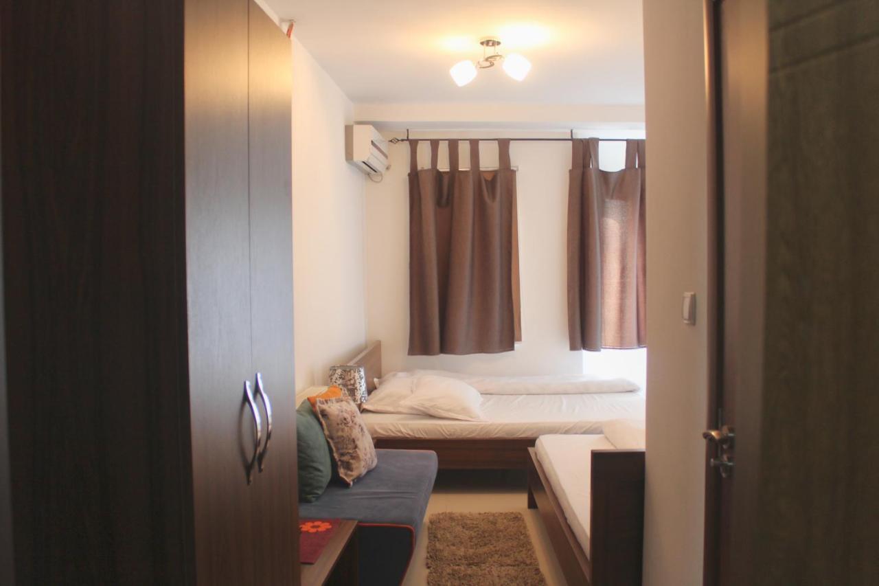Hotel Kika Prishtine Bagian luar foto