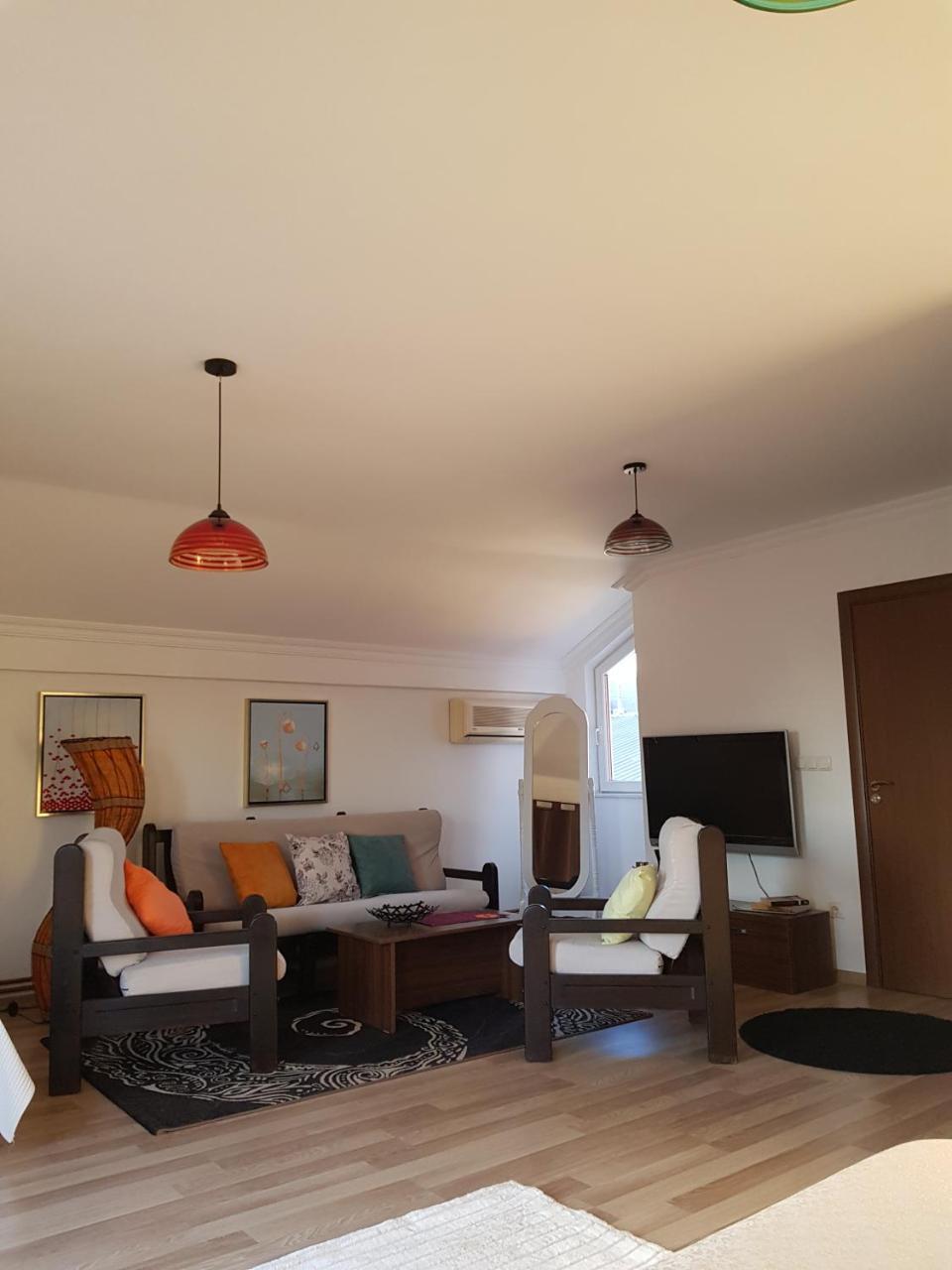 Hotel Kika Prishtine Bagian luar foto